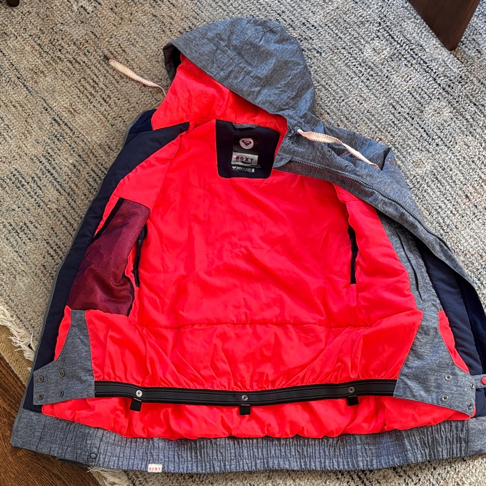 Roxy Gray Ski Jacket With Red Lining - image 2